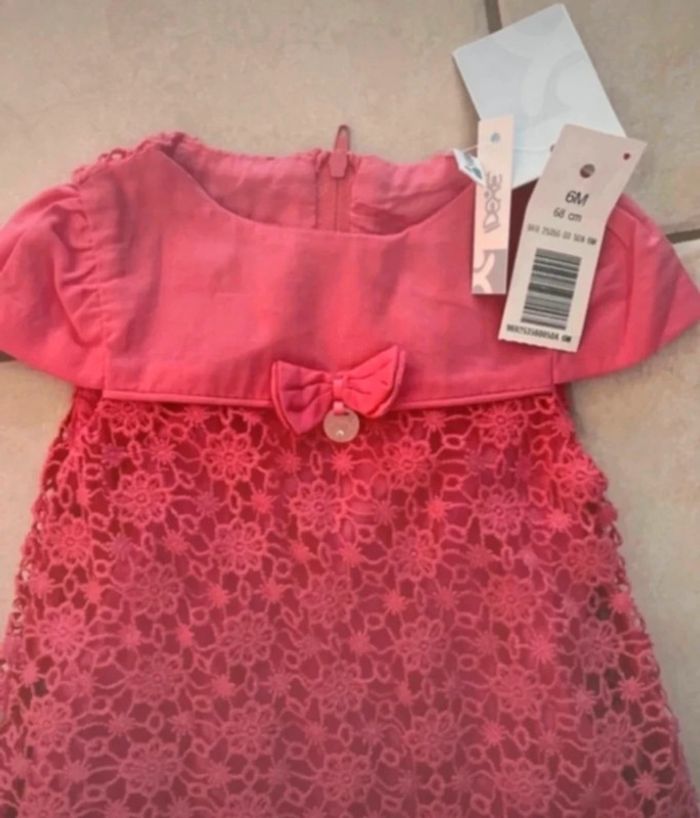 Robe rose et sa culotte - photo numéro 2