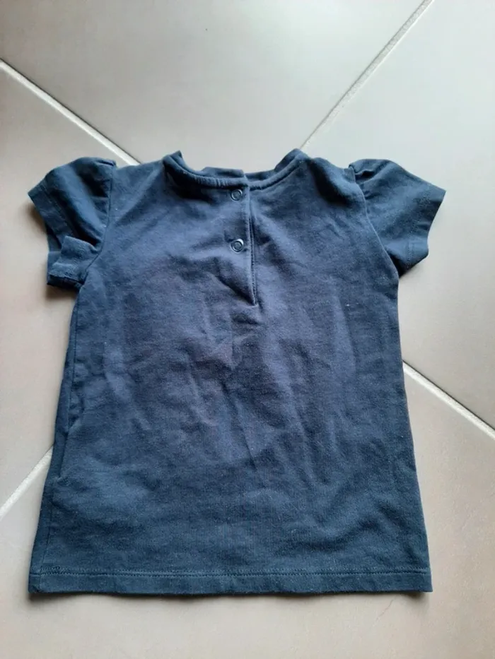 Lot de 2 t-shirts et 1 sweat 15-18mois Chicco neufs - photo numéro 3