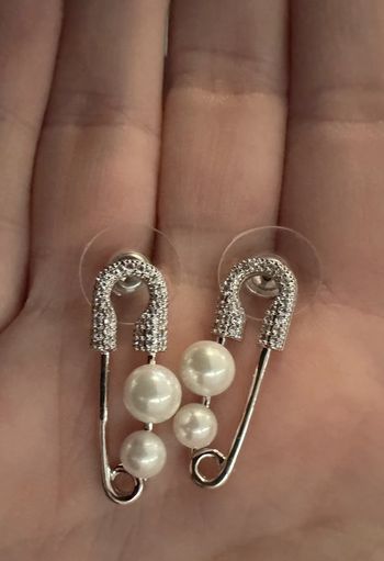 Boucle d’oreille argente epingle et perle