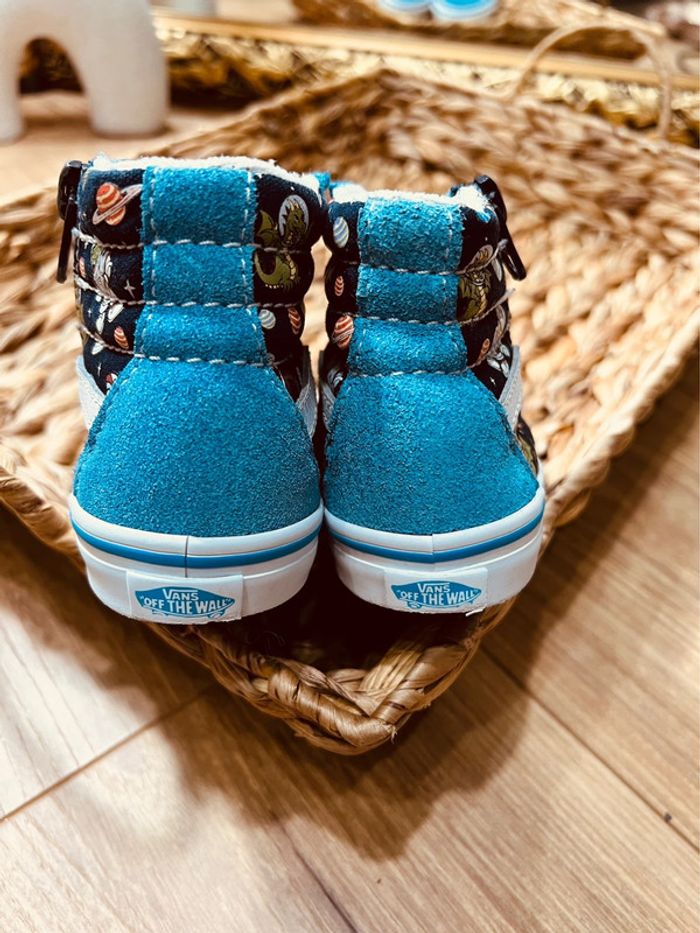 Pointure 25 baskets montantes garçon Vans bleues * espace * 💙 - photo numéro 4