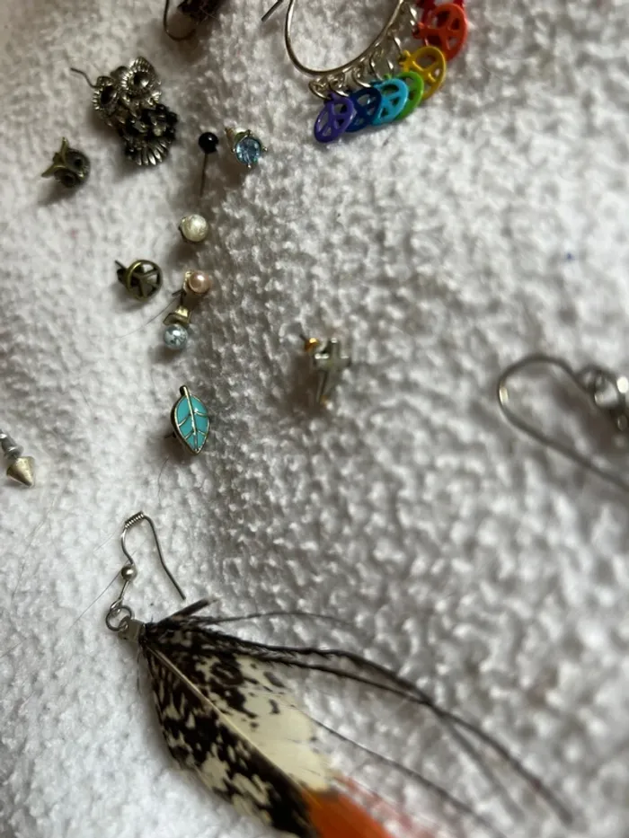Lot de 17 boucle d’oreille célibataire - photo numéro 5