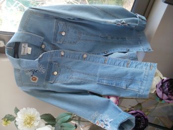 Veste brodée en jean