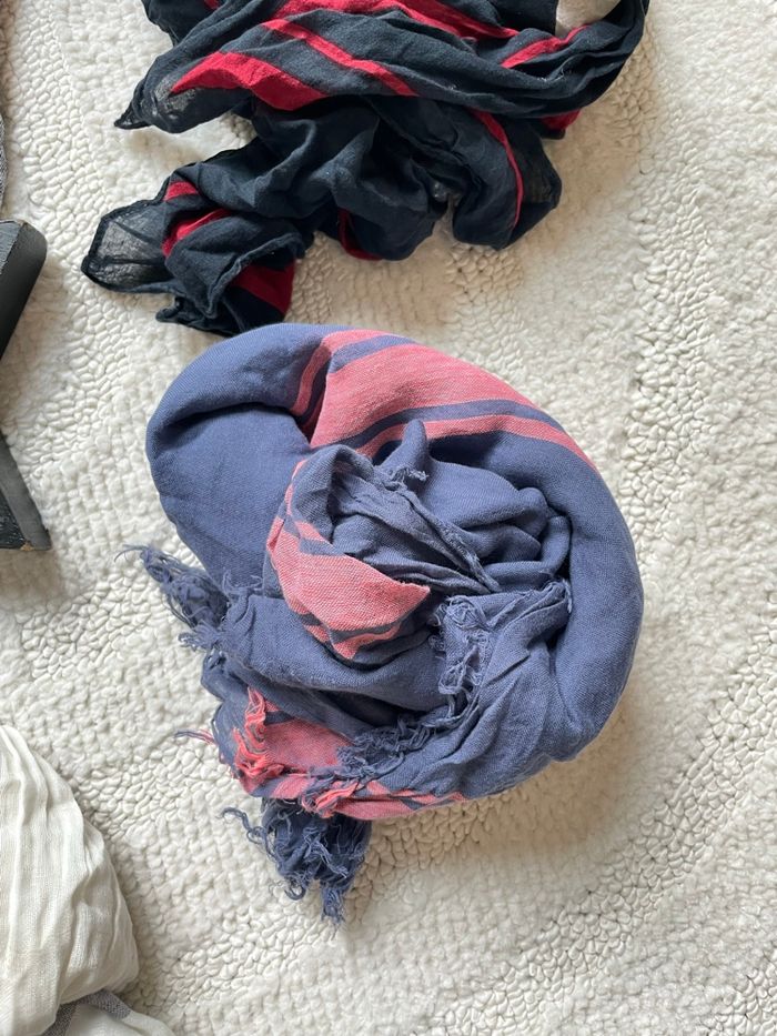 Lot d’écharpes foulard  TAO / IKKS - photo numéro 3