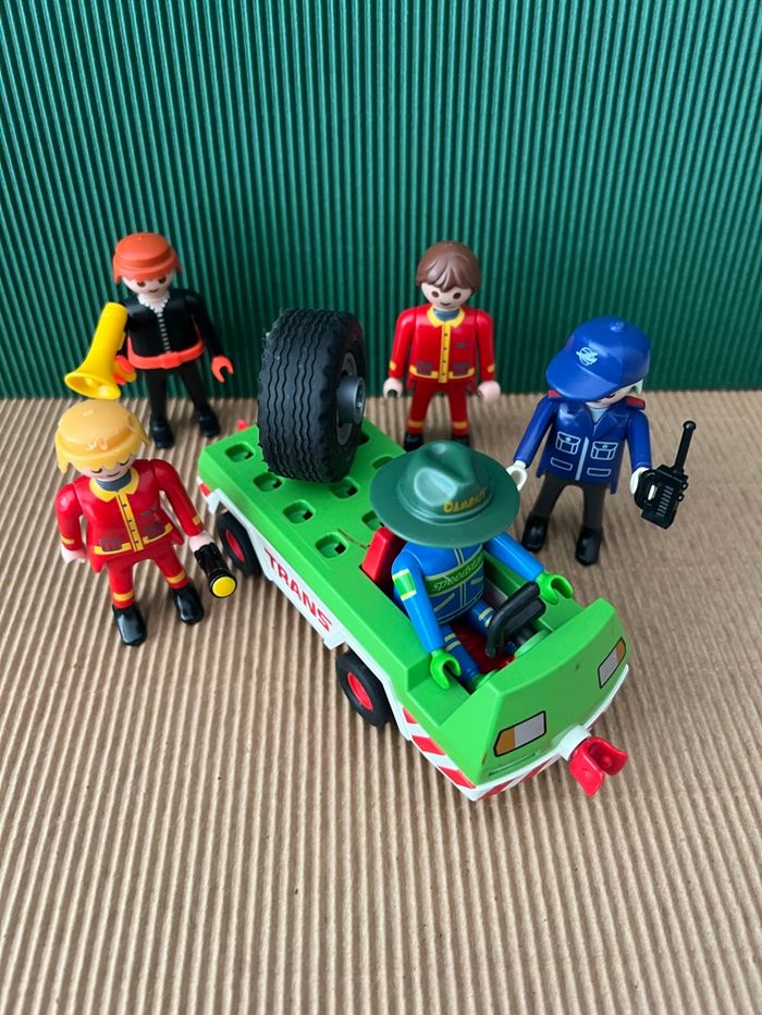 Lot  Playmobil + voiture - photo numéro 10