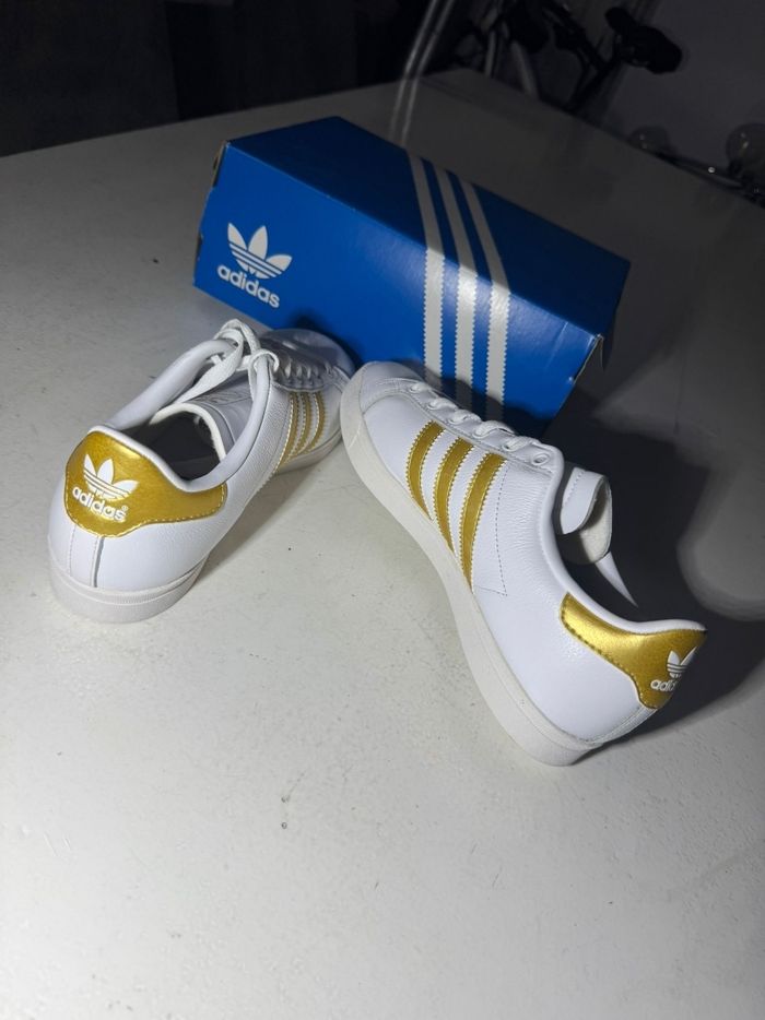 Adidas blanches dorées T38 neuves - photo numéro 5