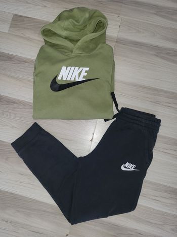 Ensemble jogging nike 