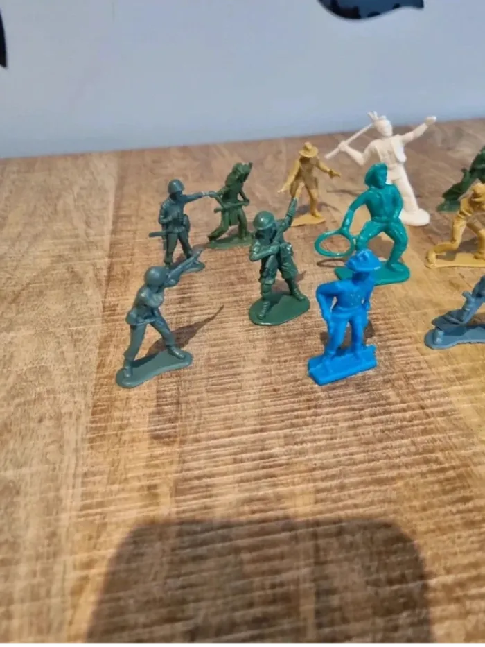 18 figurines soldats et indiens - photo numéro 2