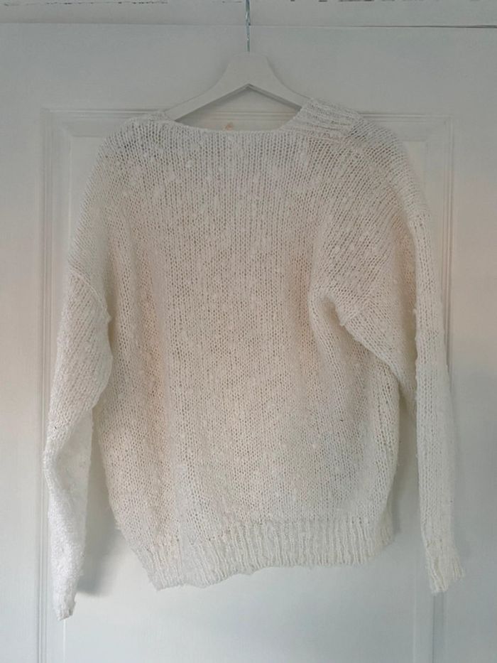 Pull blanc col V - photo numéro 5
