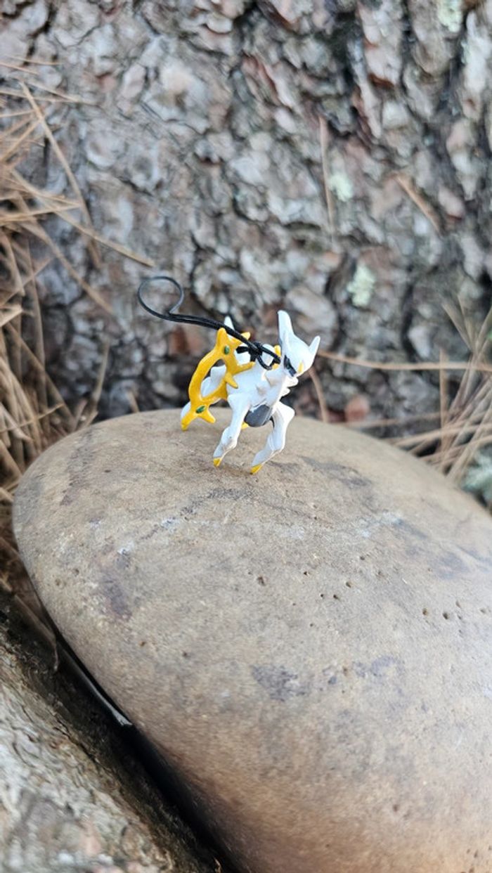 Super petite figurine Pokemon Nintendo porte cle Arceus - photo numéro 3