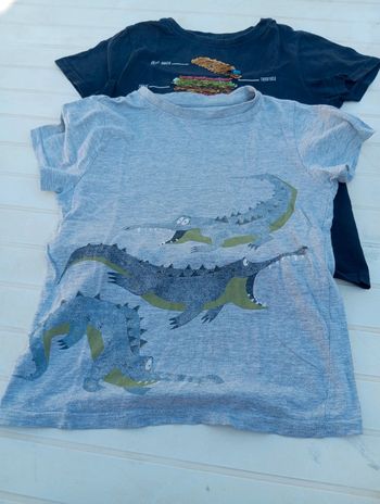 Lot de 2 teeshirt en taille 8ans