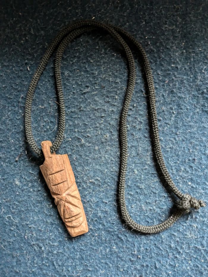 Collier ethnique en bois - photo numéro 2