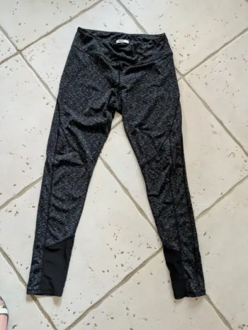 Joli legging de sport Trois 25 taille M noir de gris chiné