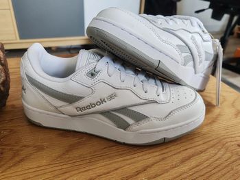 Baskets Reebok BB 4000 II 36.5 Blanc et Gris