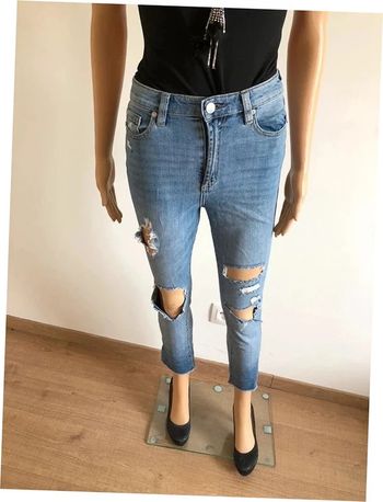 Jean bleu à trous Morgan taille 34 TBE