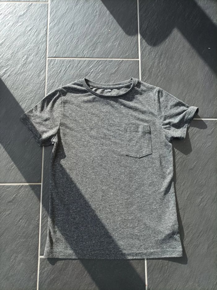 Joli tee-shirt garçon 10 ans (138-143 cm)