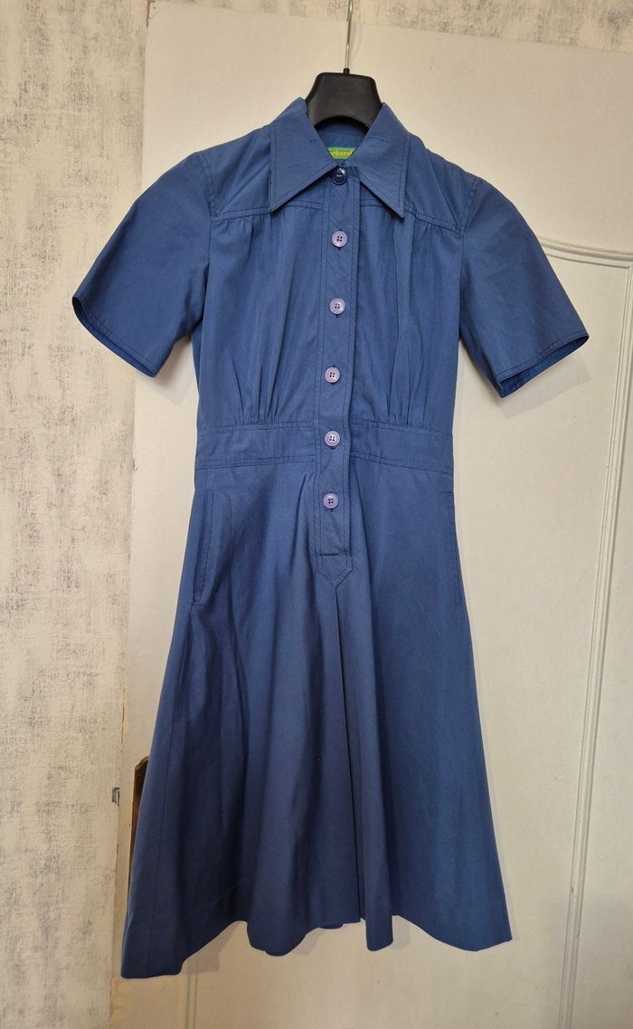 Robe chemise vintage couleur bleu manche courte cacharel taille 8 36
