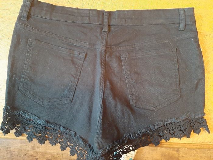 short jean noir court elastiss avec dentelle - photo numéro 2