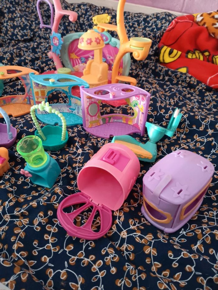 Monde pour pet shop - photo numéro 2