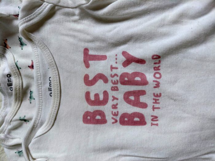 lot de 2 bodies Gémo taille 6 mois - photo numéro 2