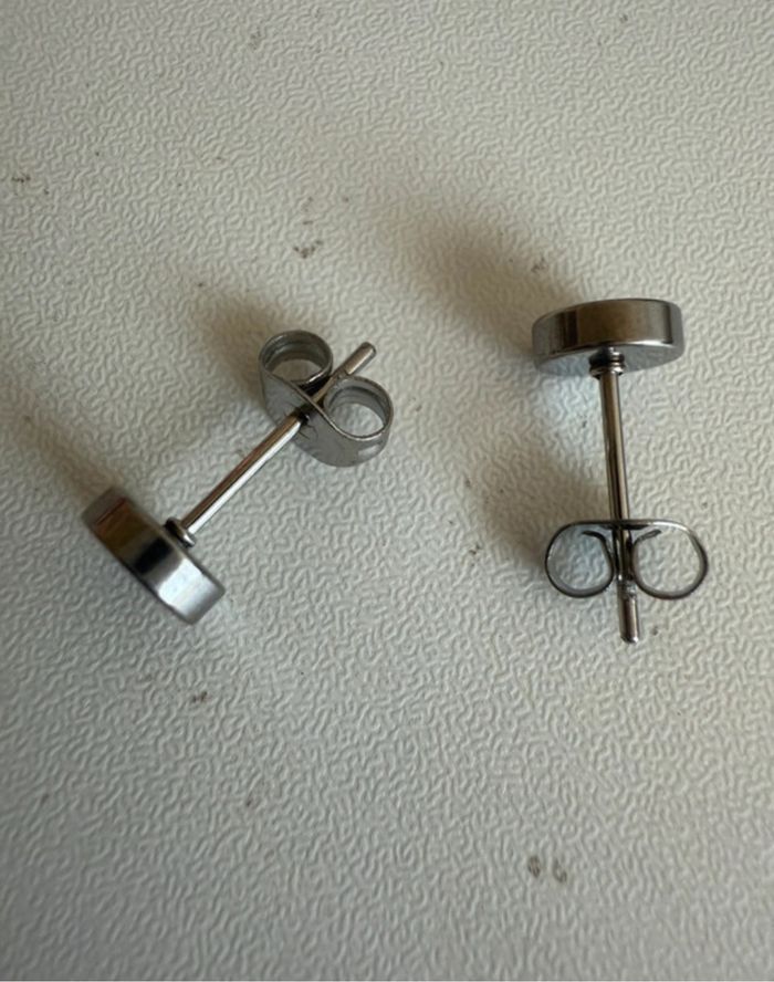 Boucles d’oreilles homme acier inoxydable argent argenté ronde simple
