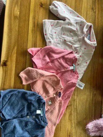 Lot gilets 6 mois