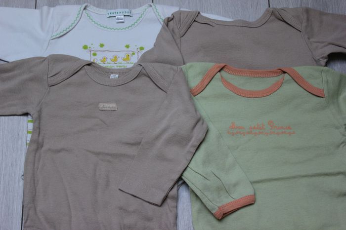 Lot 4 bodys à manches longues