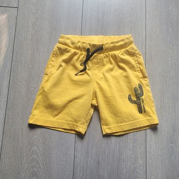 Short jaune. Garçon 3 ans. Marque Lupilu