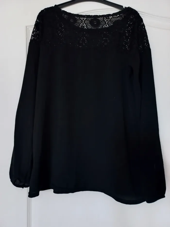 Haut blouse noir 36 très bon état - photo numéro 3