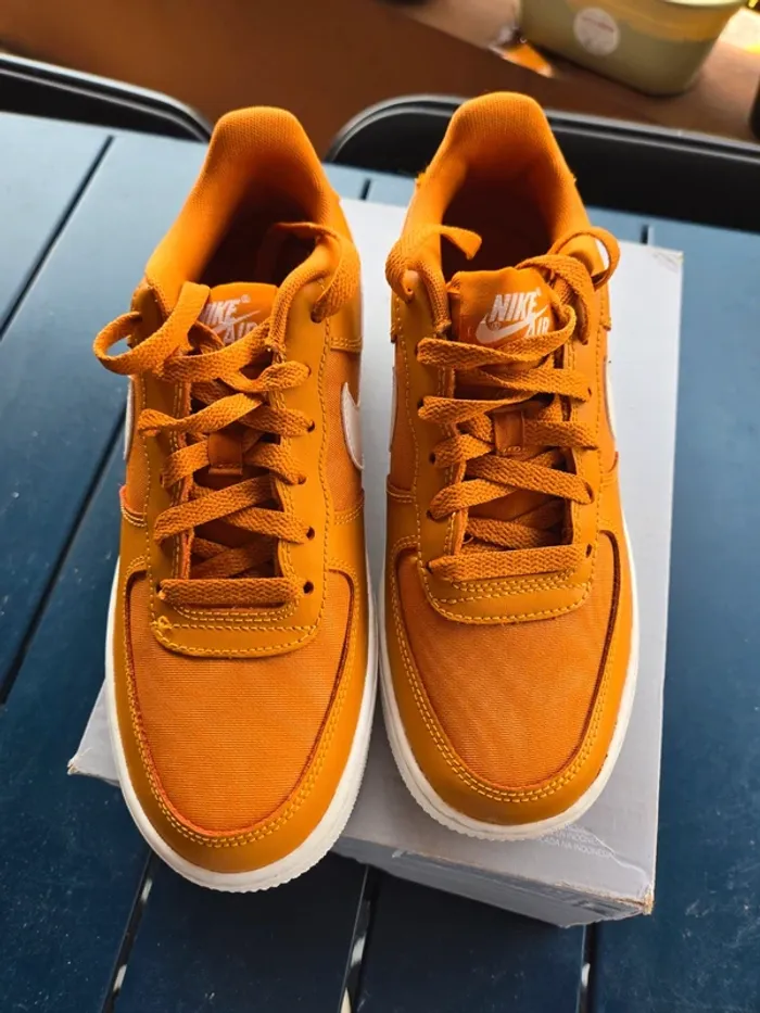 Nike air force 1 taille 38 neuves orange brun - photo numéro 4