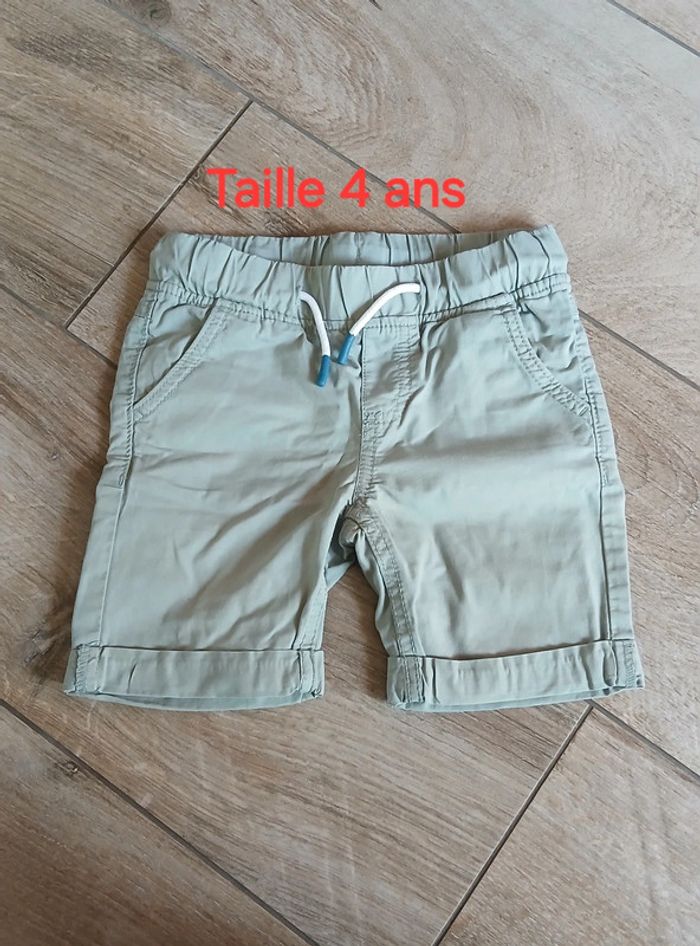 Short 4 ans