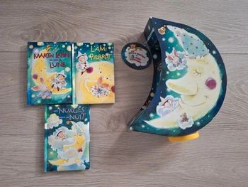 Une boite à musique et 3 livres d histoire Mon ami Pierrot