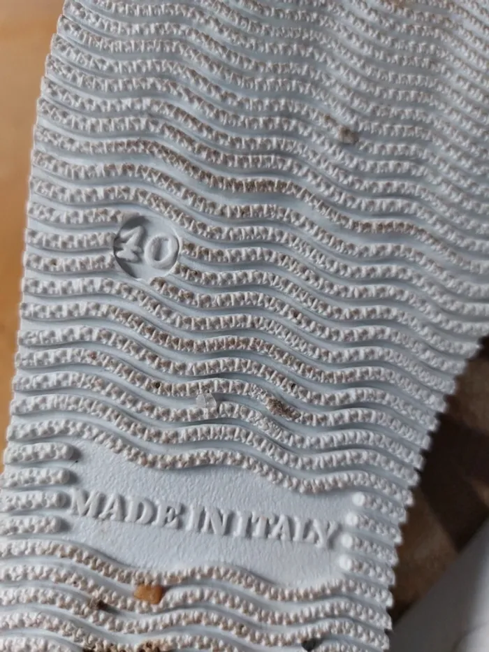 Sneakers suedine et paillettes dorée - photo numéro 12