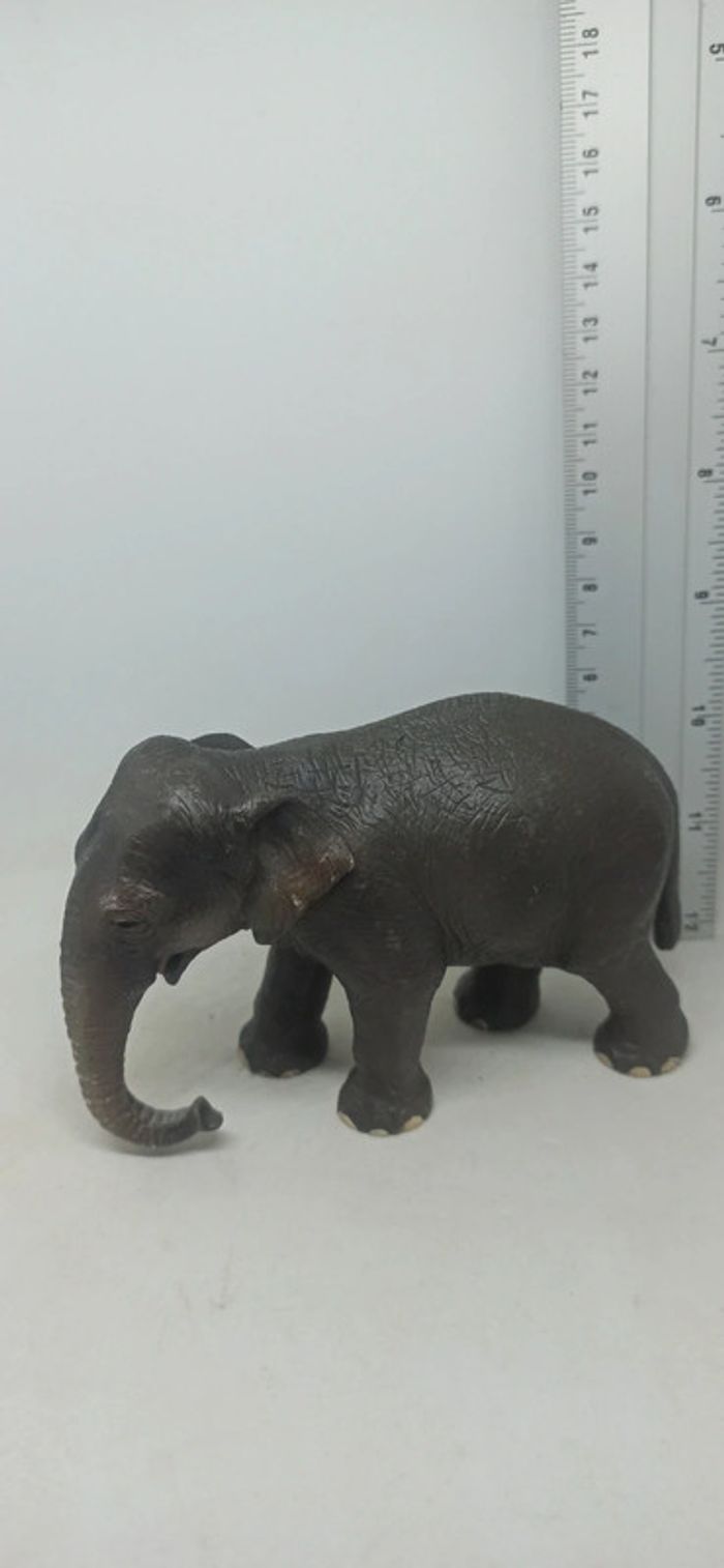 Éléphant Schleich
