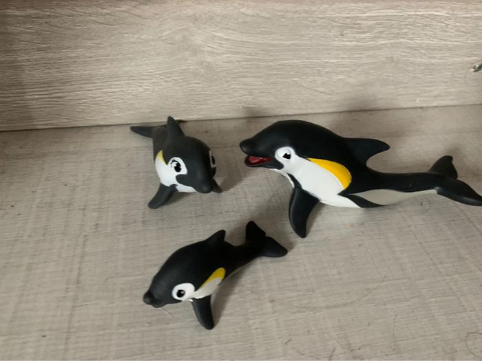 Figurine famille dauphin - photo numéro 2