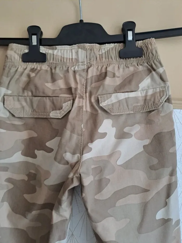 Pantalon militaire garçon kiabi comme neuf 6 ans - photo numéro 3
