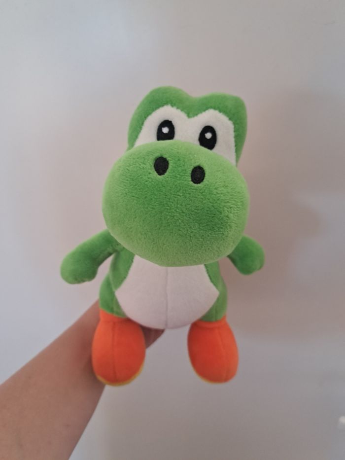 Peluche yoshi