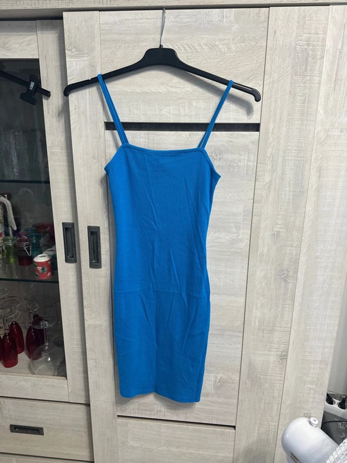 Robe à bretelles bleu taille 34