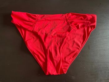 Bas de maillot de bain rouge