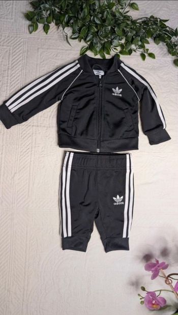 Tenue de sport Adidas bébé