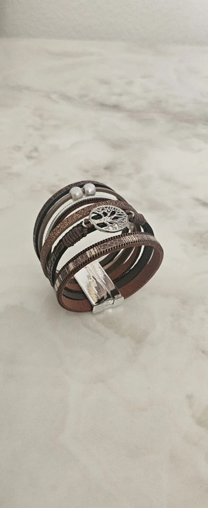 Bracelet en cuir pour femmes - photo numéro 2