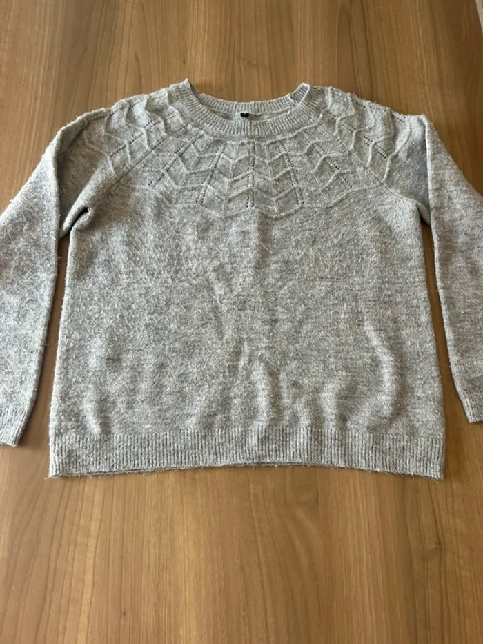 Pull gris taille L