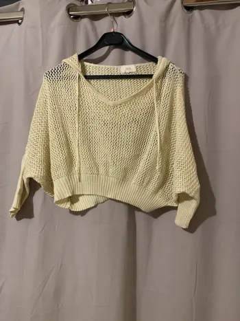 Haut beige pailletté