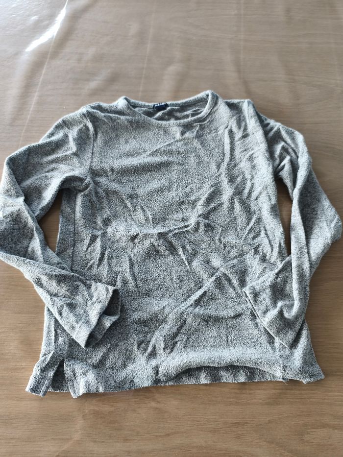 Pull très léger en taille 8 ans