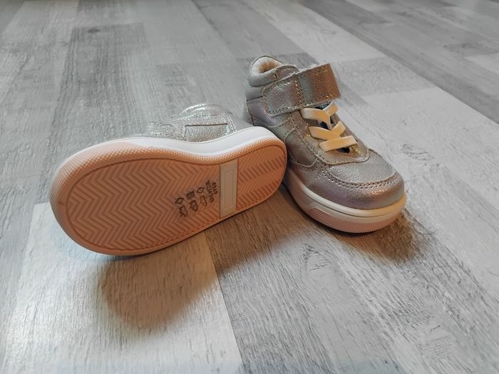 Jolie chaussures - photo numéro 2