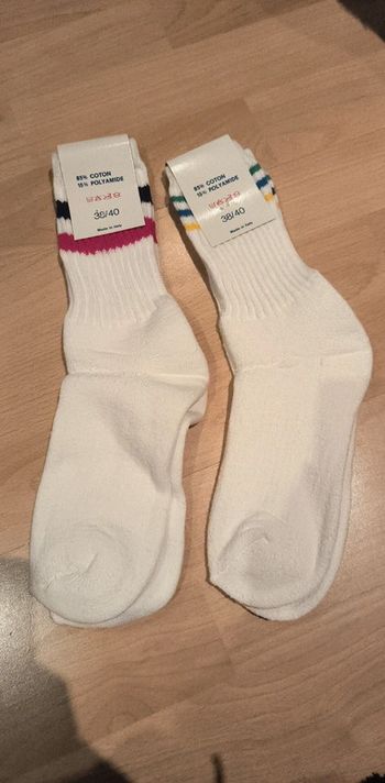 Lot de deux paires de chaussettes neuves pointure 38-40