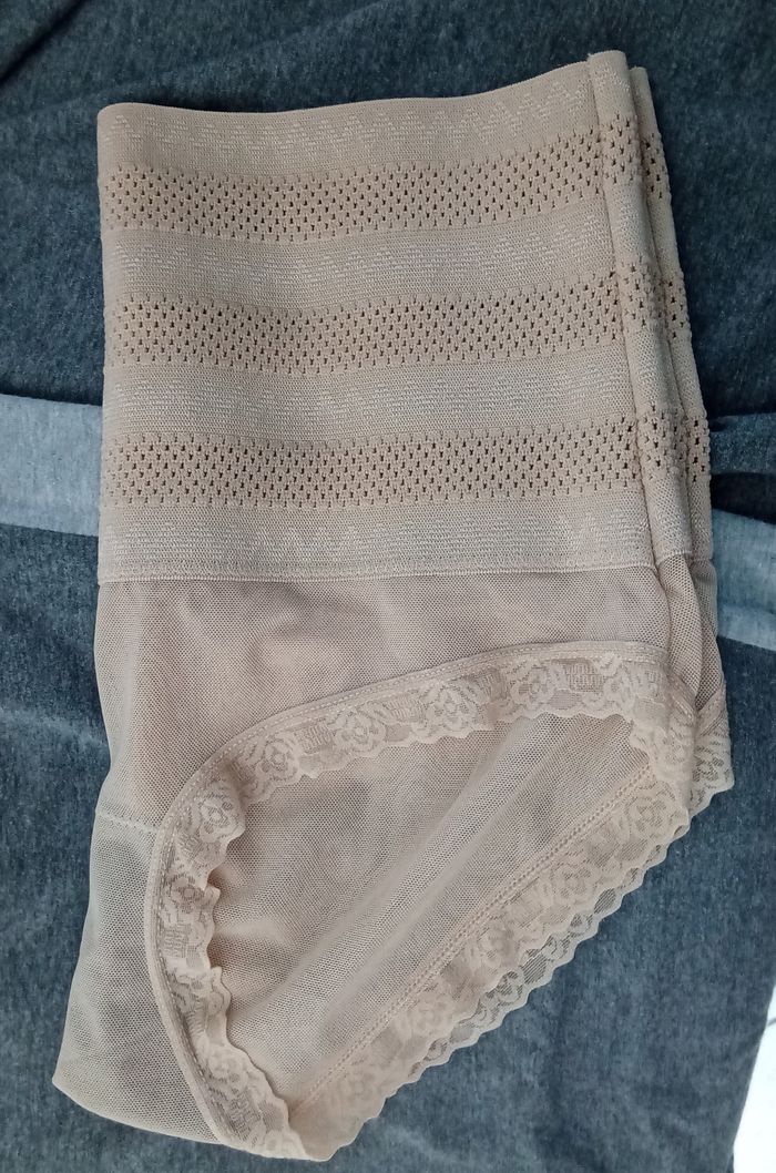 Culotte gainante XL, beige, Neuve - photo numéro 5