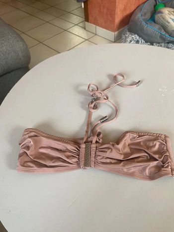 magnifique Haut de maillot de bain marque H&M taille 42