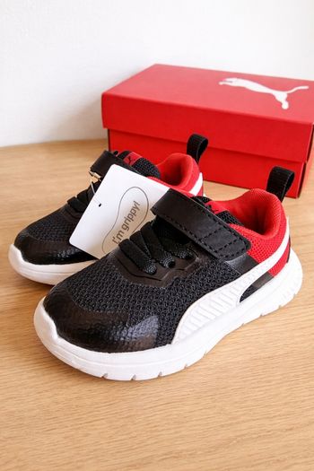 Baskets Puma bébé - taille 20 - neuves avec boîte