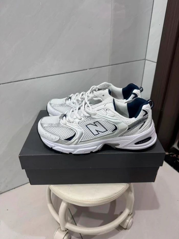 New Balance 530 Taille 39.5 - photo numéro 2