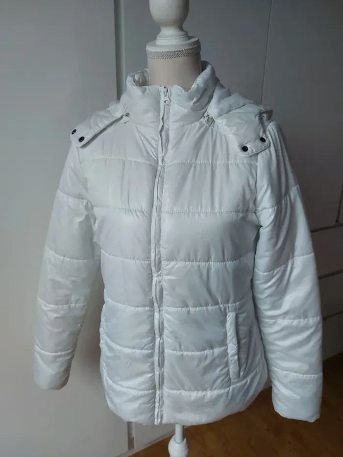 Doudoune blanche capuche amovible 38/40 - photo numéro 2
